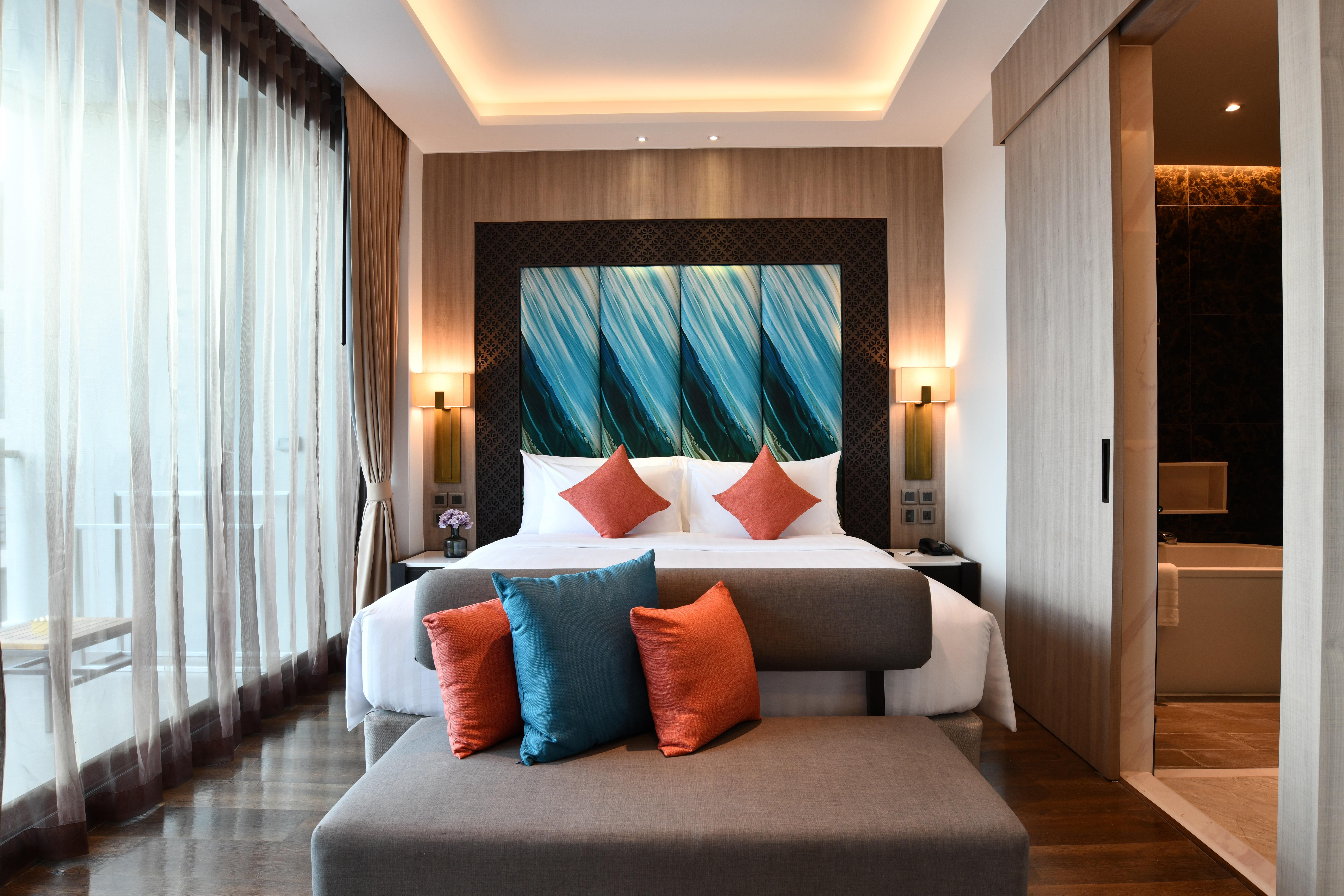 Skyview Resort Phuket Patong Beach Extérieur photo A bedroom at the hotel