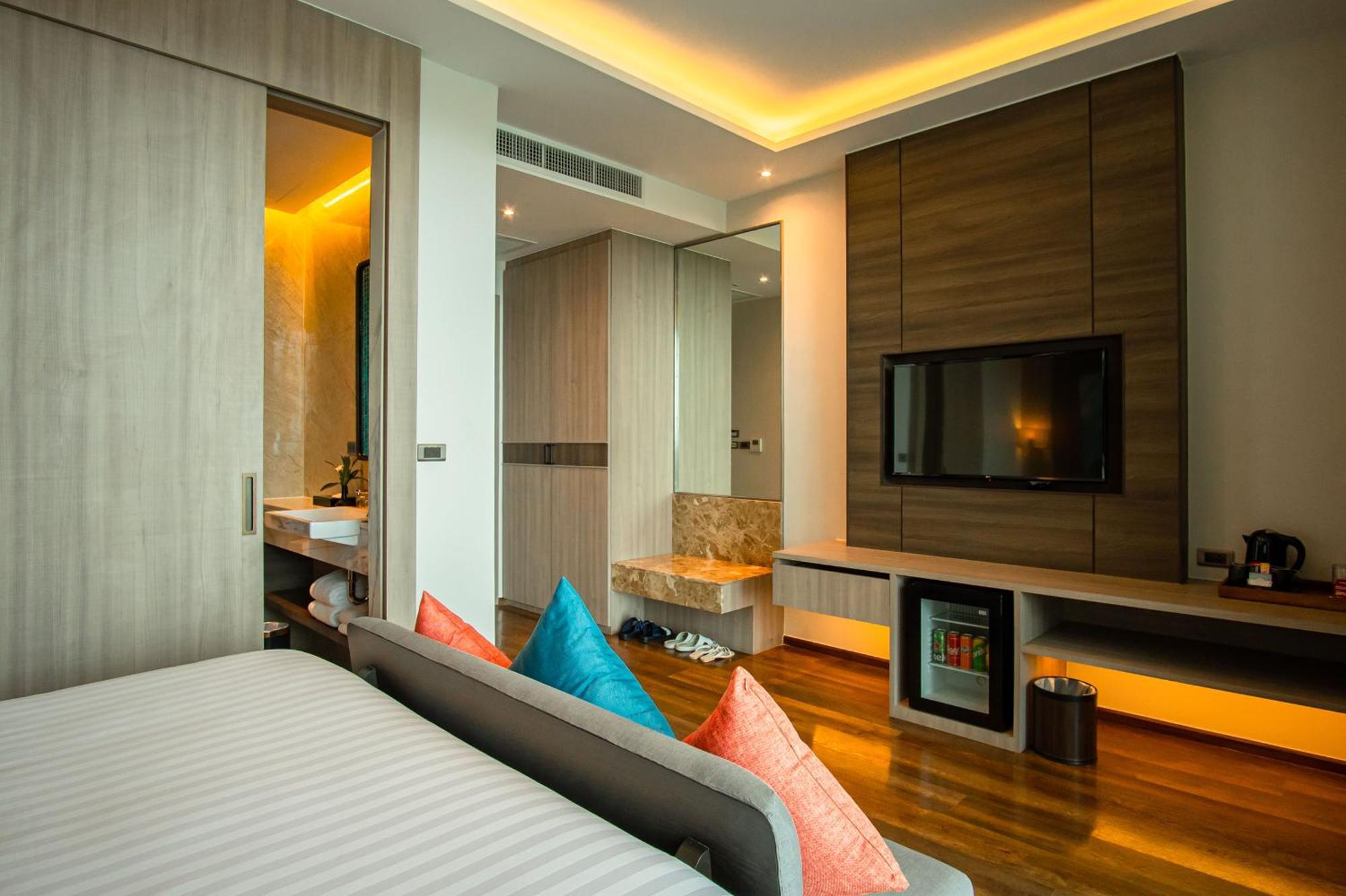 Skyview Resort Phuket Patong Beach Extérieur photo Deluxe Room