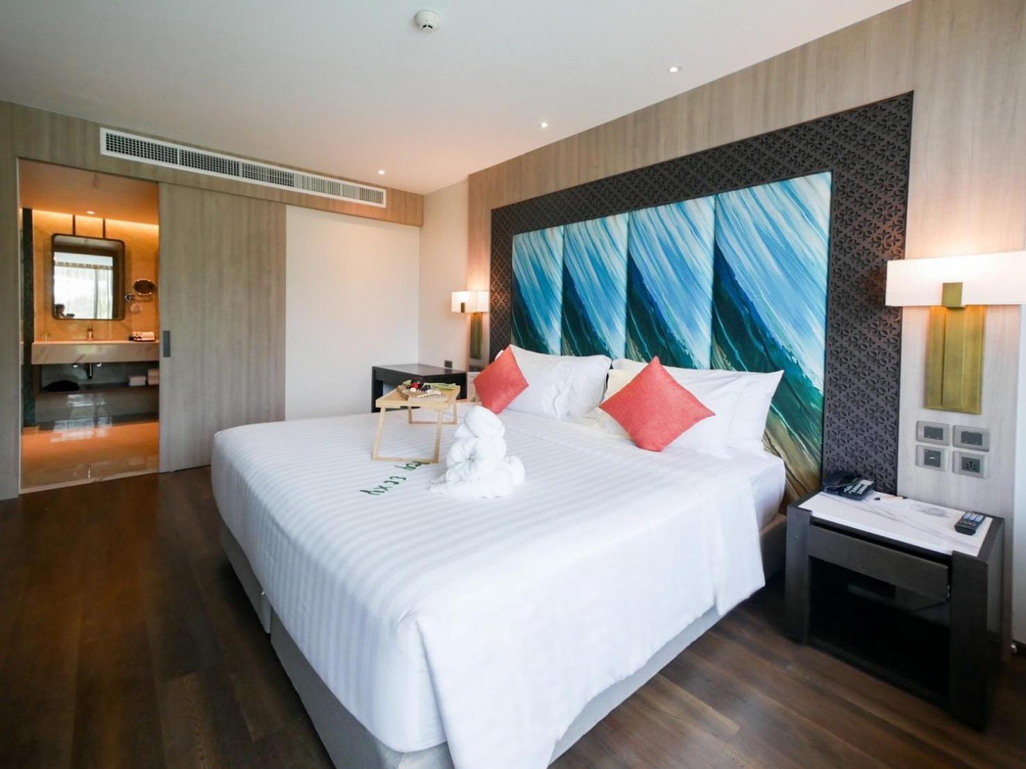 Skyview Resort Phuket Patong Beach Extérieur photo Deluxe Ocean View