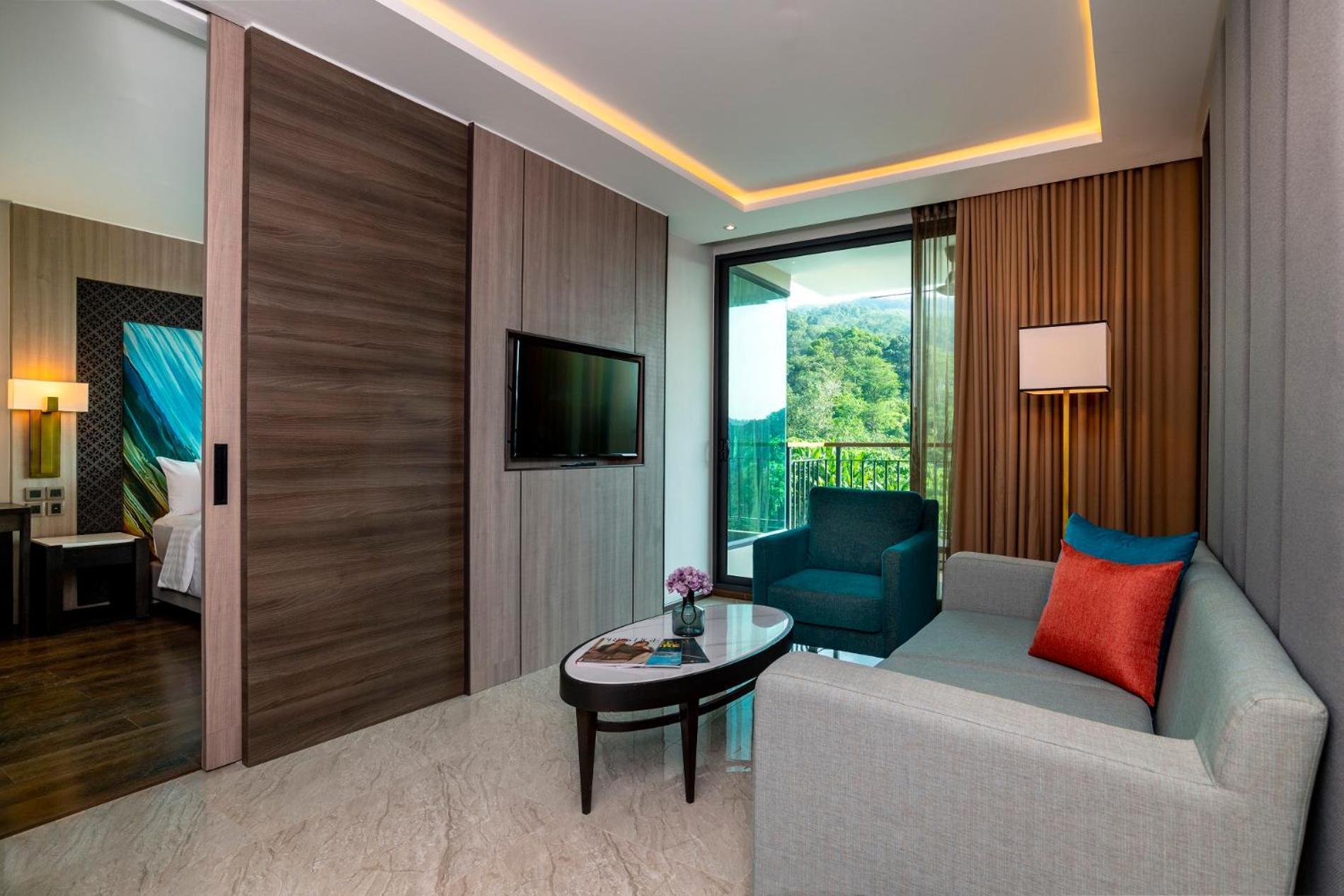 Skyview Resort Phuket Patong Beach Extérieur photo Deluxe Suite