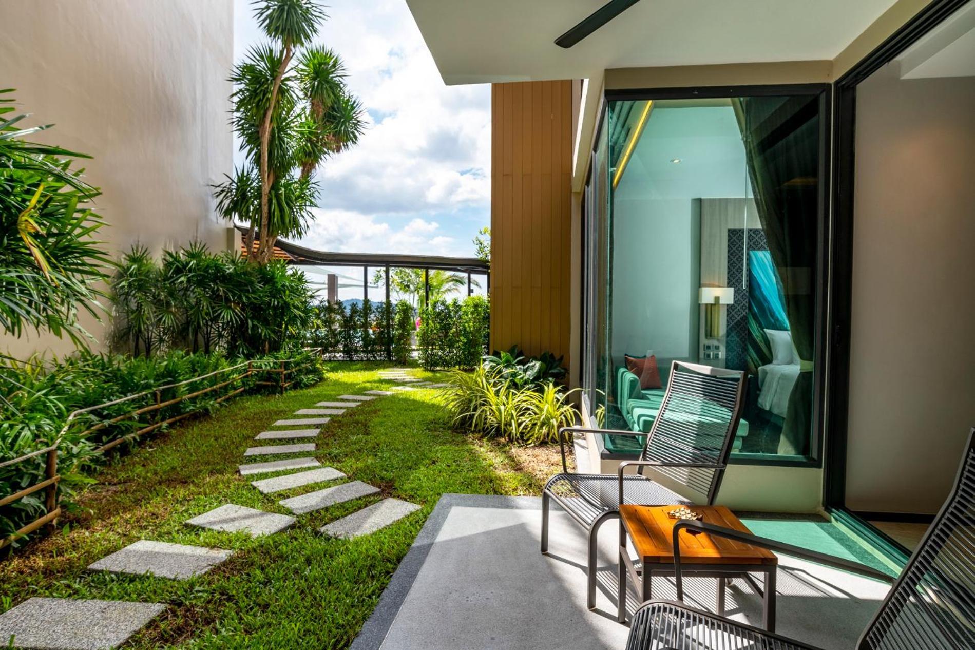 Skyview Resort Phuket Patong Beach Extérieur photo A private garden at a hotel in Thailand